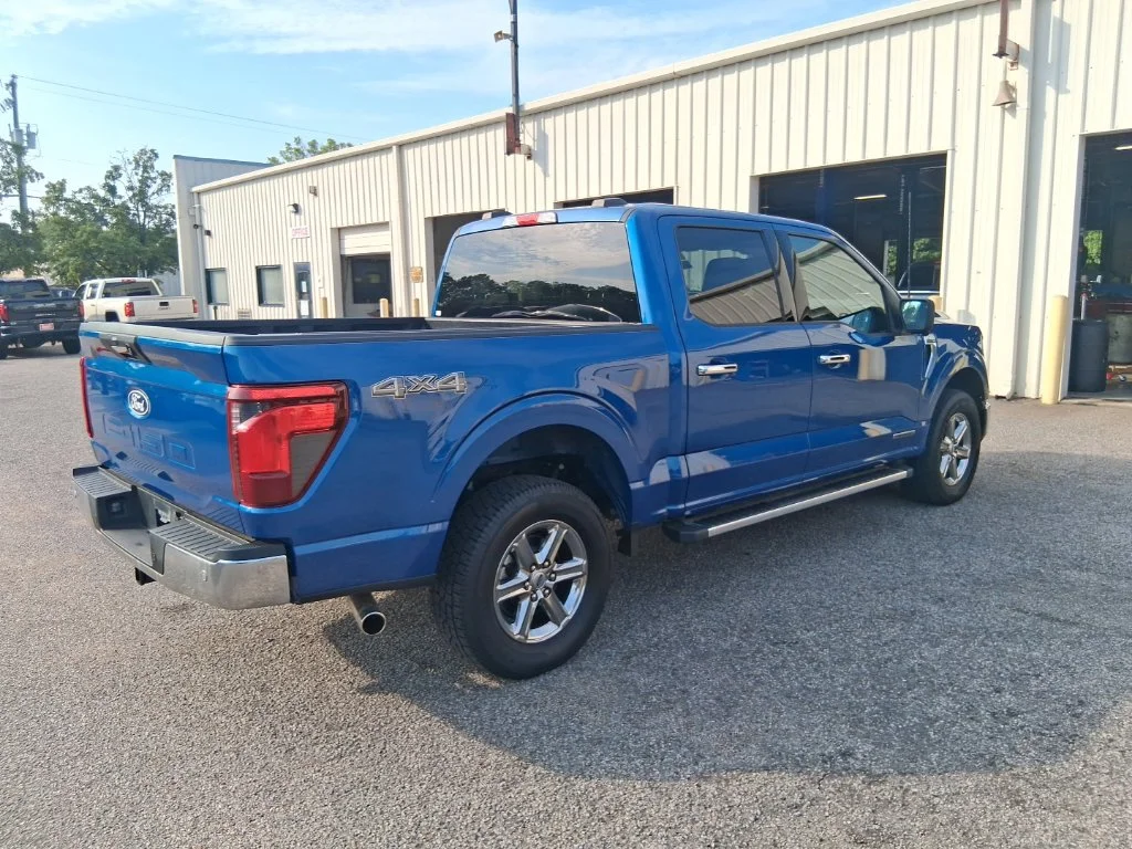 Used 2024 Blue Ford XLT image 5