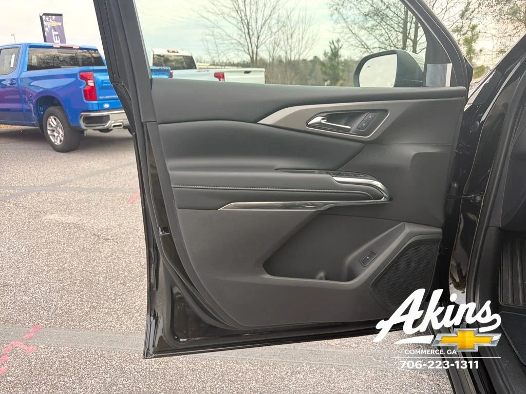 New 2026 Mosaic Black Metallic Chevrolet LT image 10