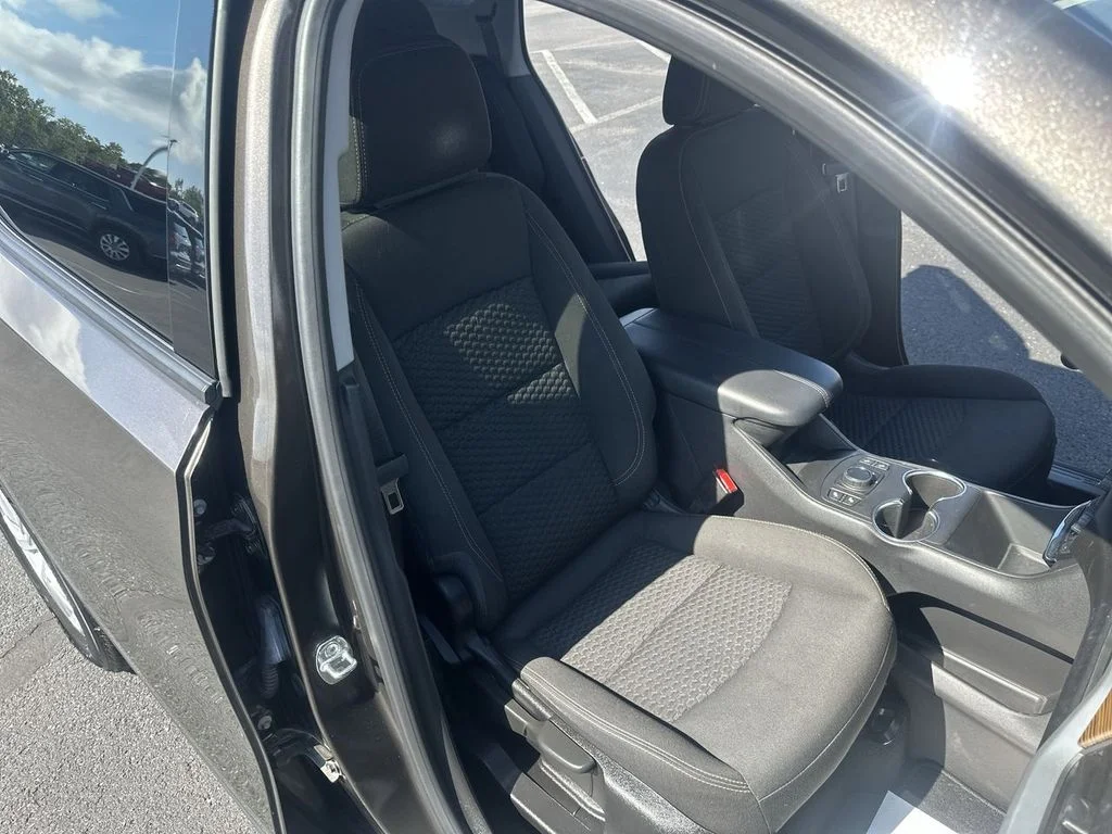 Used 2020 Gray GMC SLE image 30