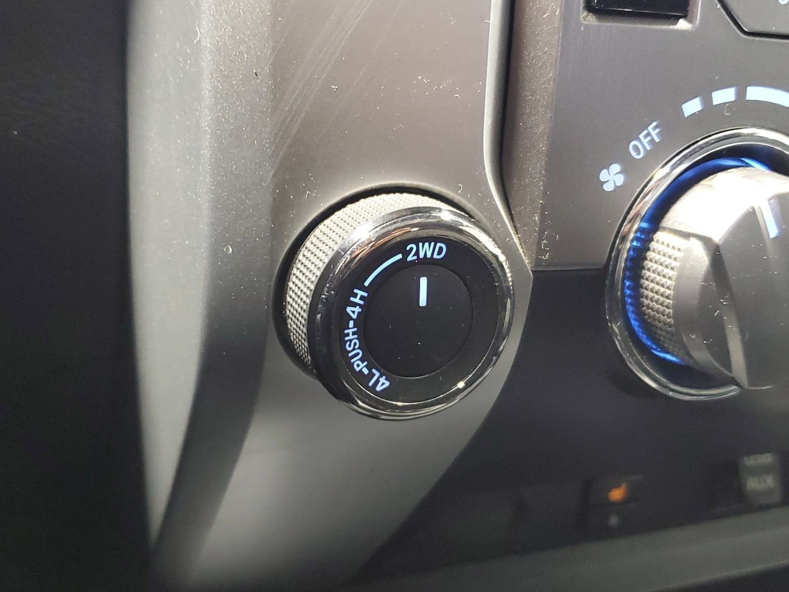 Used 2019 White Toyota SR5 image 27
