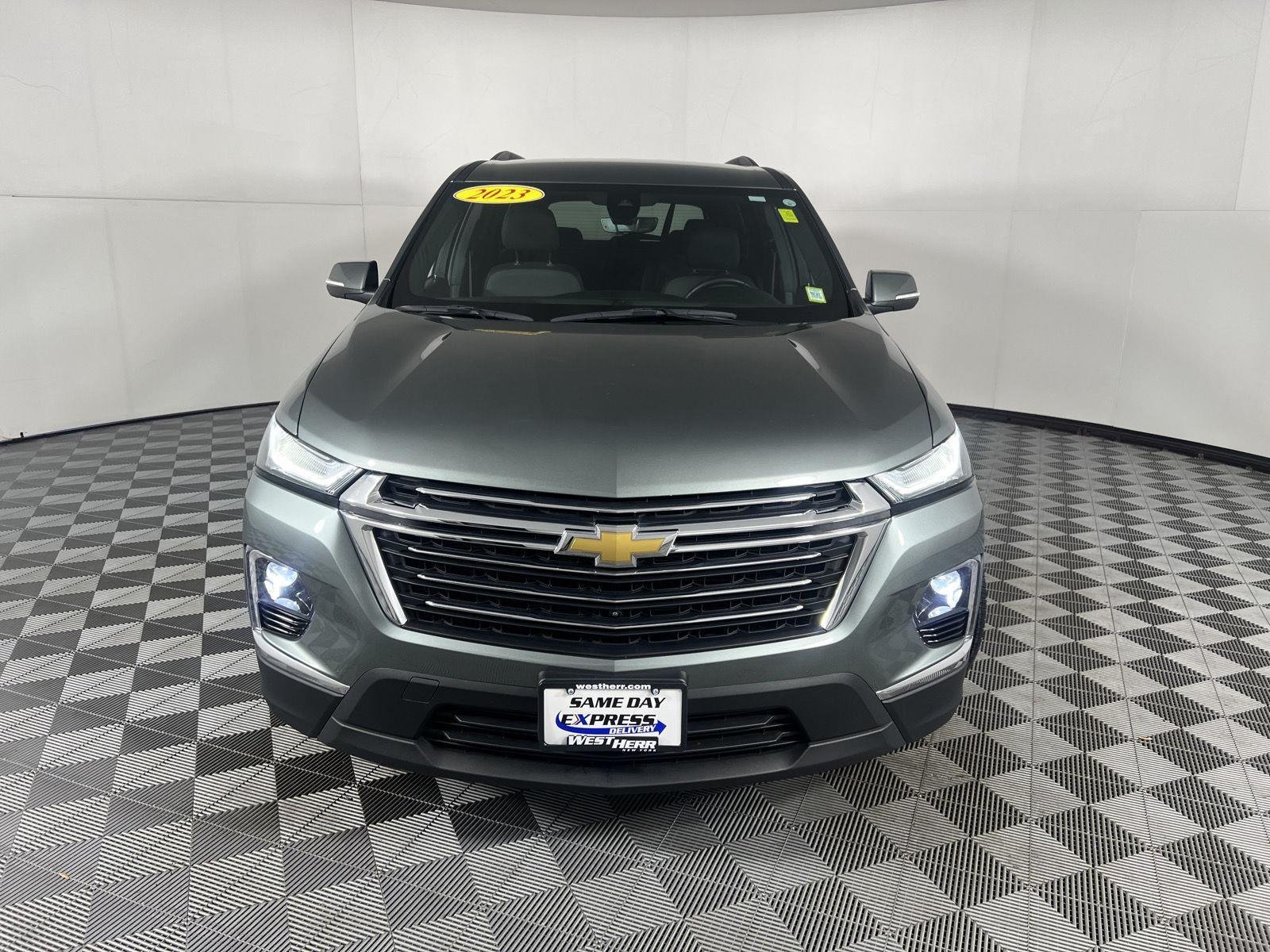 Used 2023 Silver Sage Chevrolet LT image 22