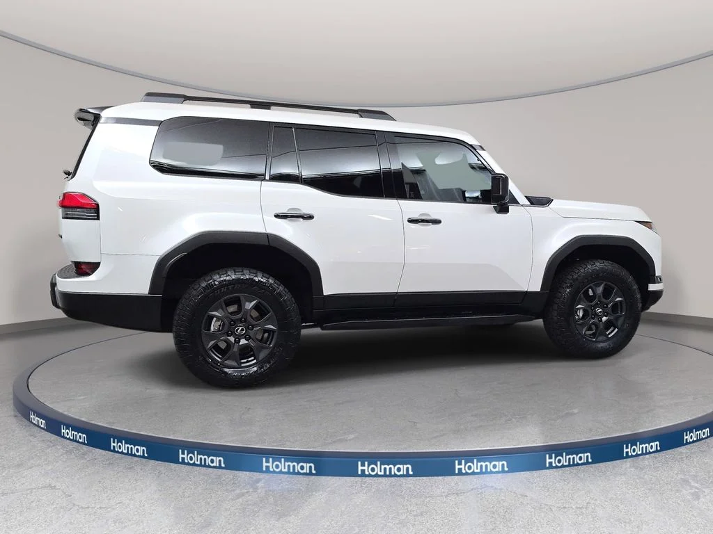 Used 2025 White Lexus 550 Overtrail+ image 5