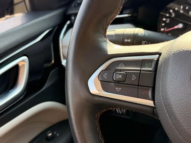Used 2022 Gray Jeep Limited image 17