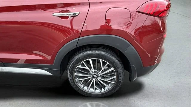 Used 2020 Gemstone Red Hyundai Limited image 34