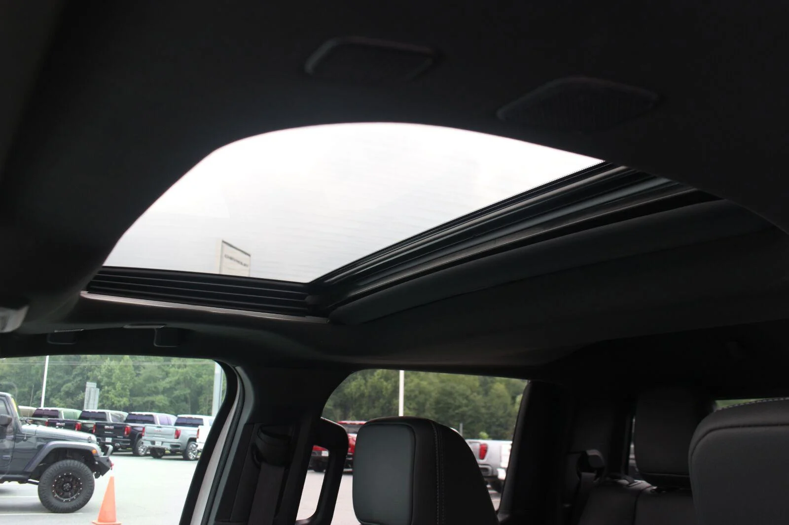 Used 2024 White Toyota SR5 image 38