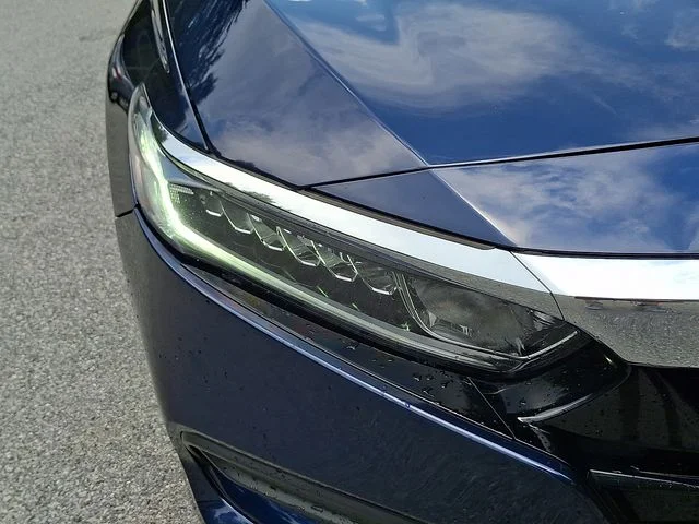 Used 2018 Blue Honda LX image 11