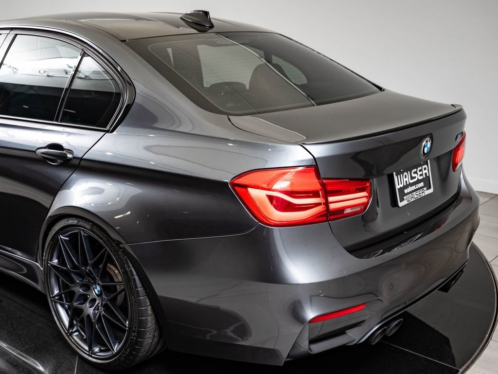 Used 2018 Mineral Gray Metallic BMW  image 19