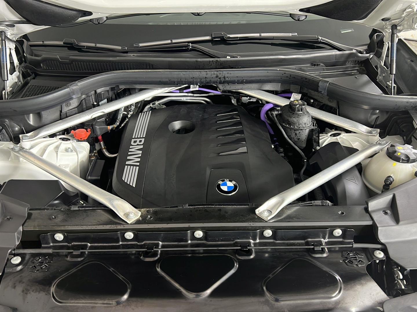Certified Used 2024 Alpine White BMW xDrive40i image 27