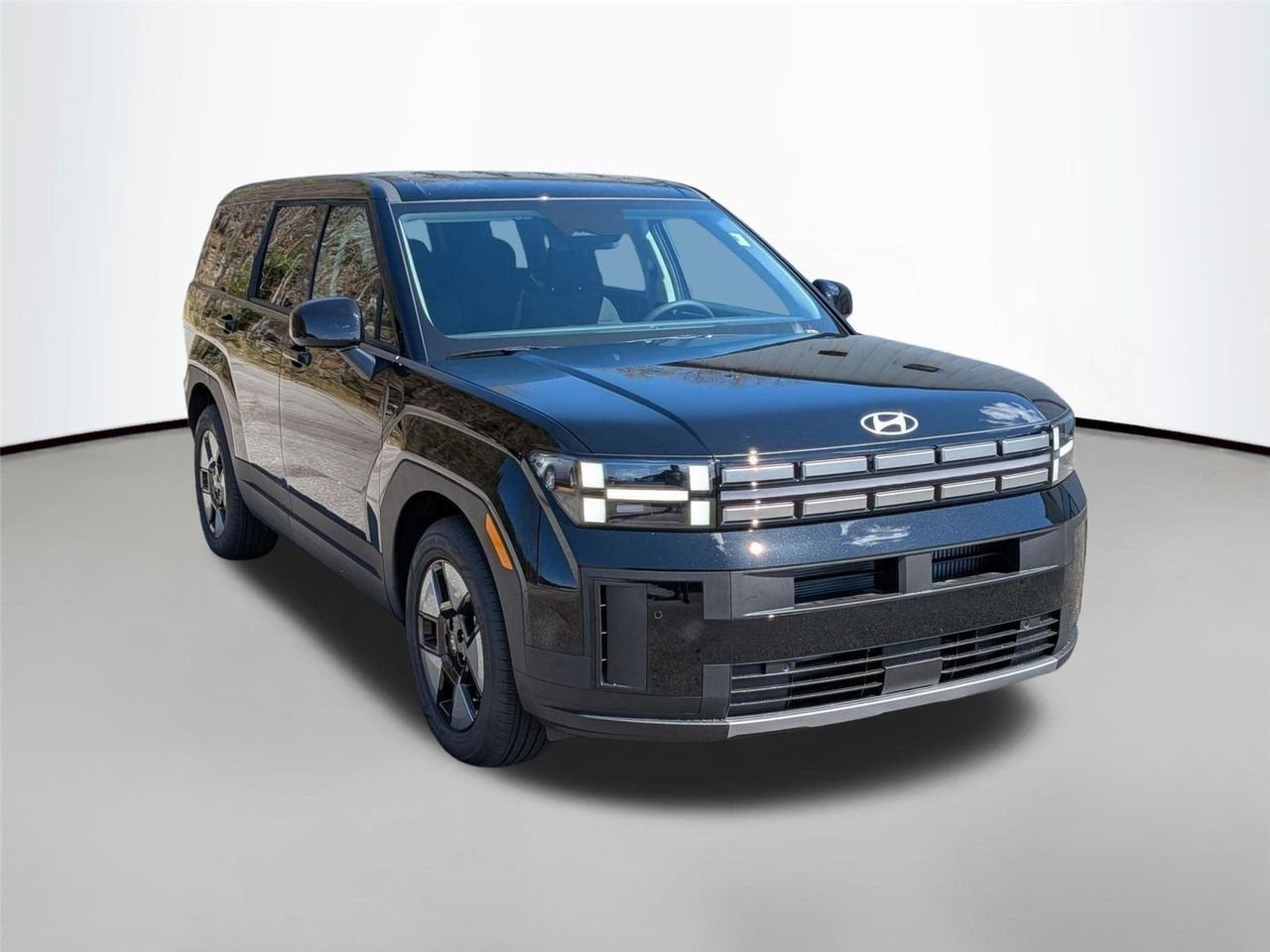 New 2026 Phantom Black Hyundai SE image 3