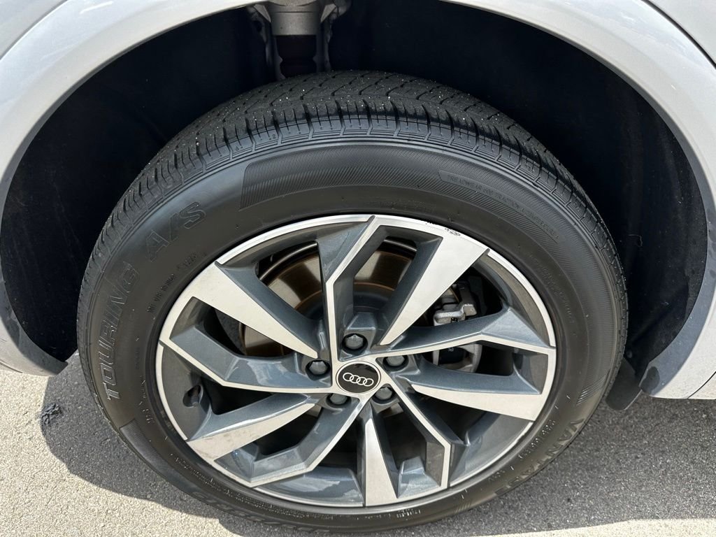 Used 2022 Silver Audi 45 S line Premium image 11