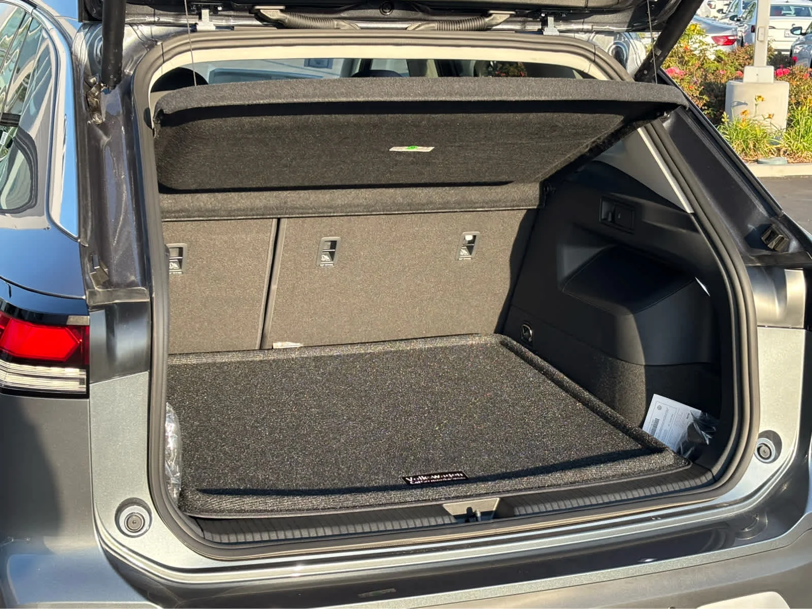 New 2026 PLATINUM GRAY Volkswagen SE image 17