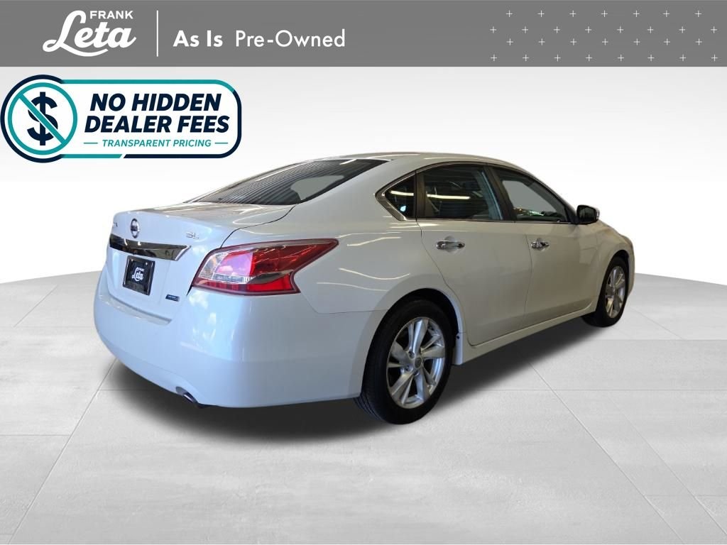 Used 2013 Pearl White Metallic Nissan  image 6