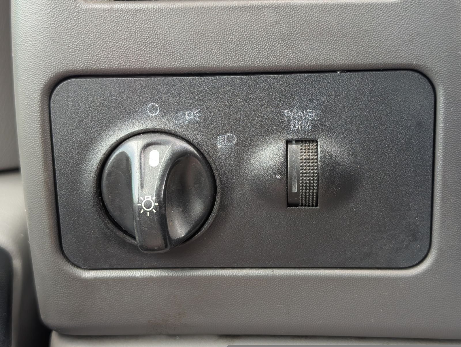 Used 1999 Green Ford XL image 20