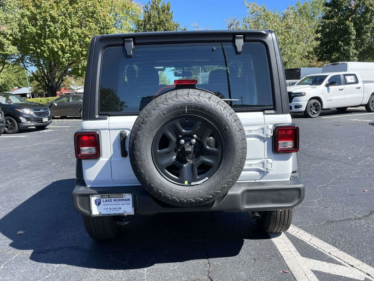 New 2026 Bright White Clear-Coat Exterior Paint Jeep Sport image 8