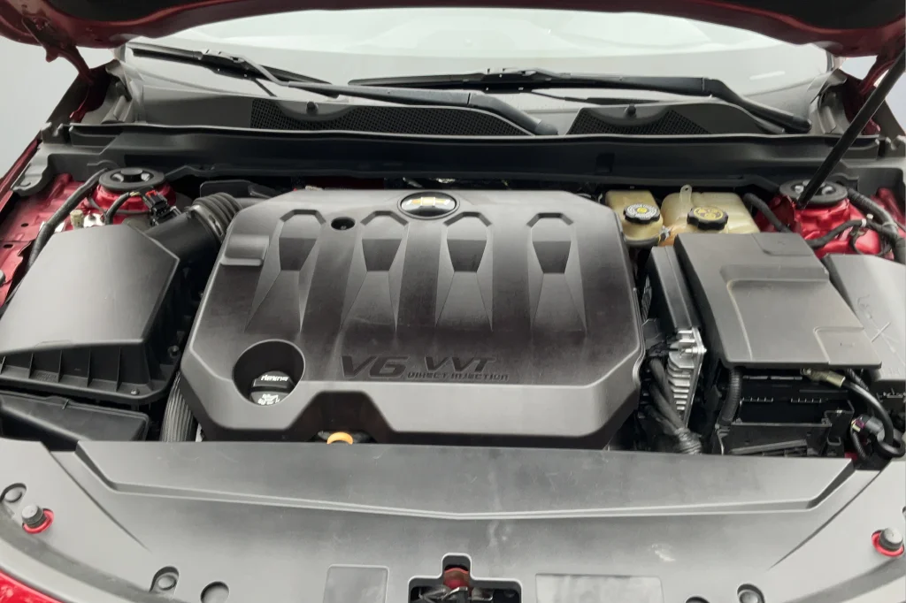 Used 2018 Red Chevrolet Premier image 22
