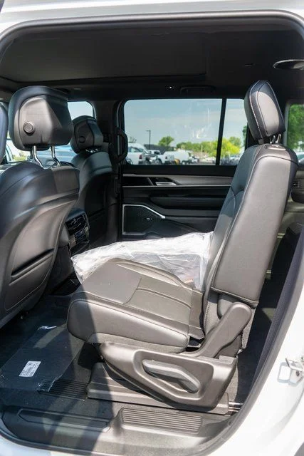 New 2026 Bright White Clearcoat Jeep  image 13