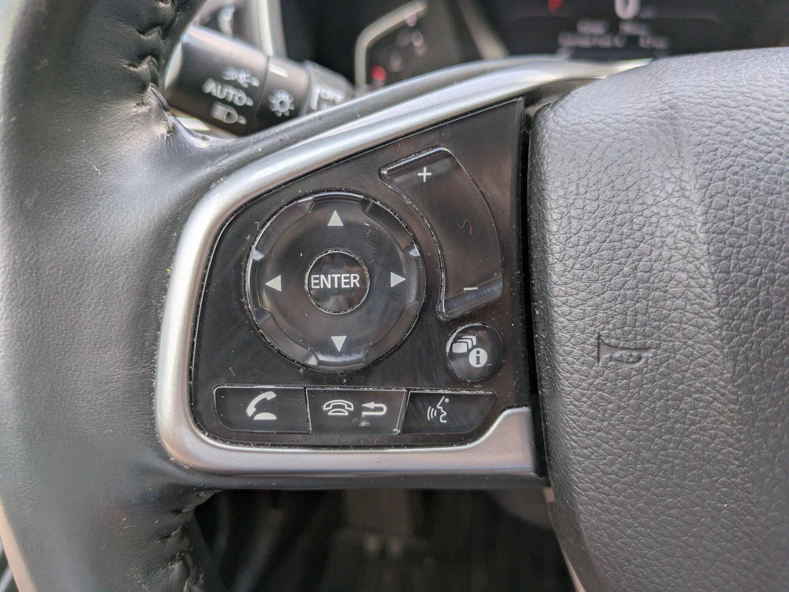 Used 2021 Lunar Silver Metallic Honda Touring image 26