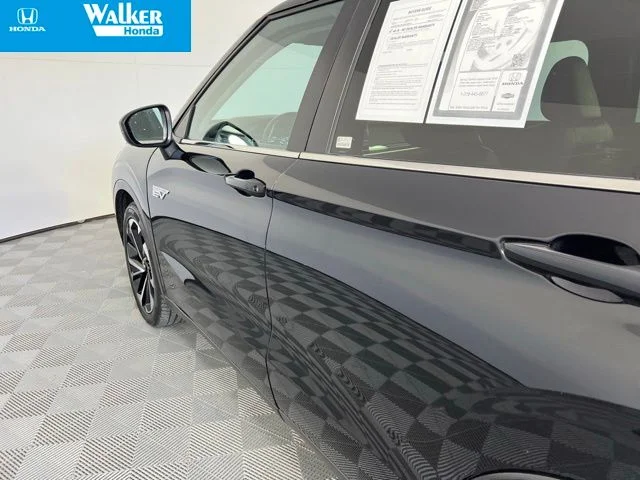 Used 2024 Black Mitsubishi SE image 12