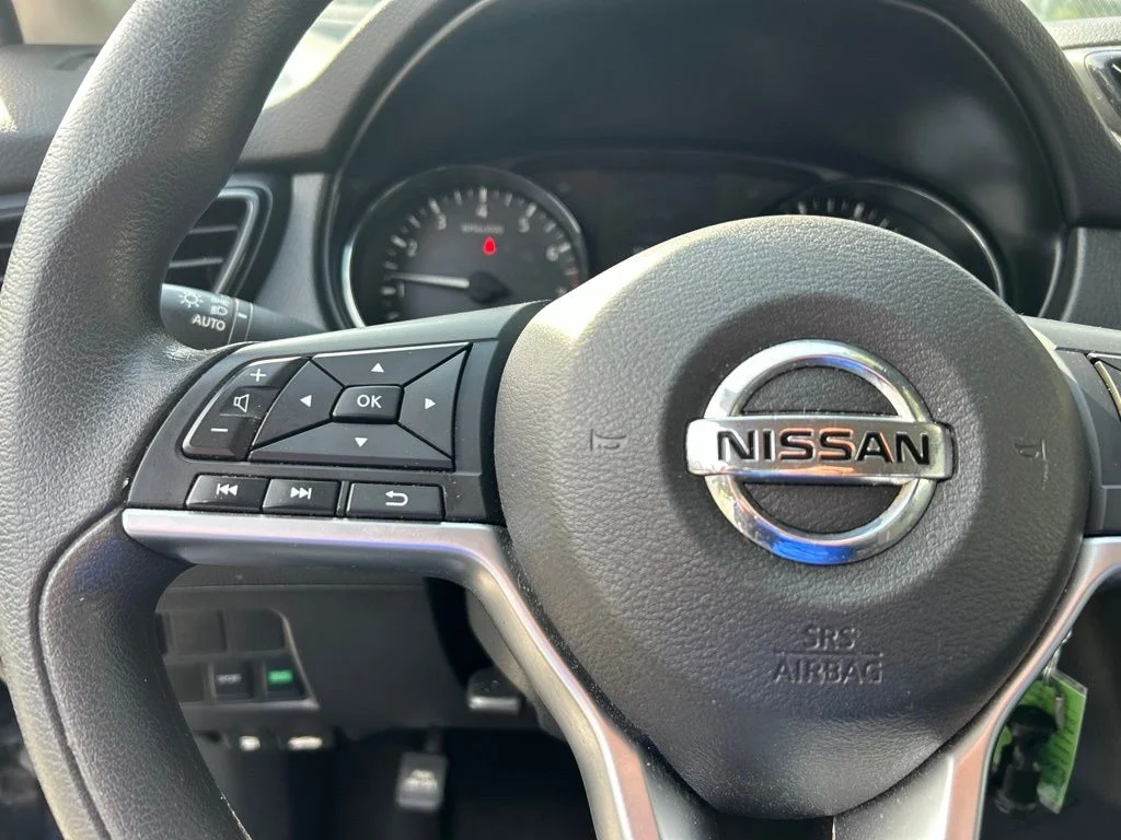 Used 2021 Blue Nissan S image 22