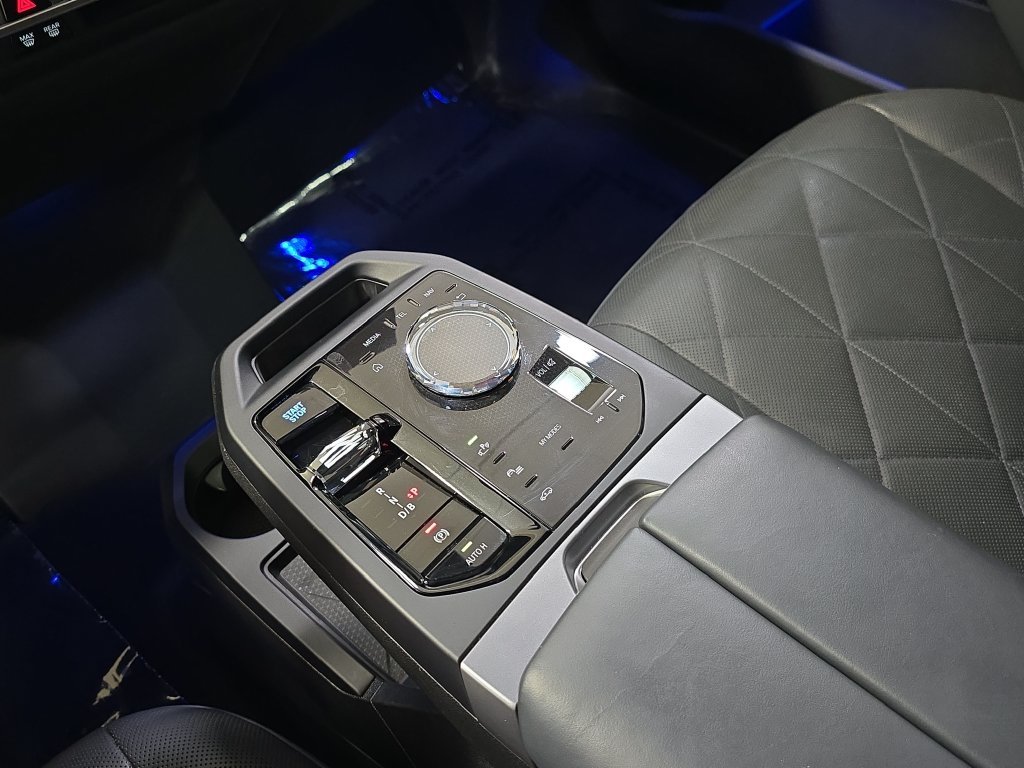 Certified Used 2025 Mineral White Metallic BMW M60 image 26