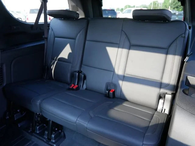 2026 Chevrolet Suburban High Country - Photo 7