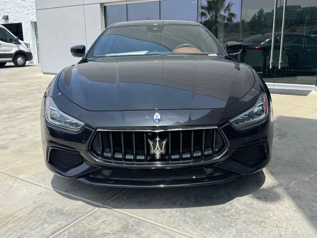 Used 2023 Nero Ribelle Metallic Maserati Modena Q4 image 3