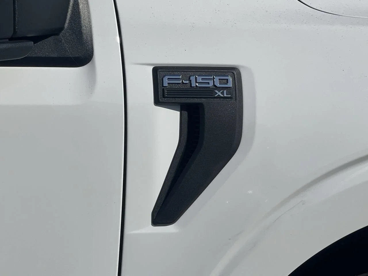 New 2026 Oxford White Ford XL image 8