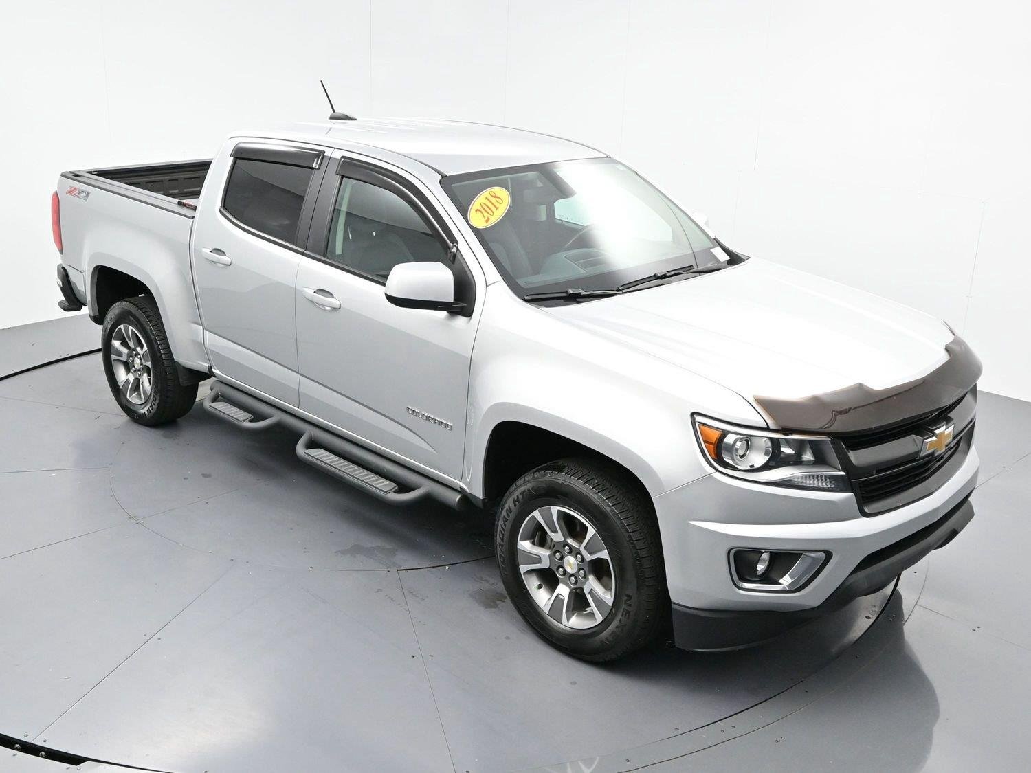 Used 2018 SILVER ICE METALLIC Chevrolet 4WD Z71 image 41
