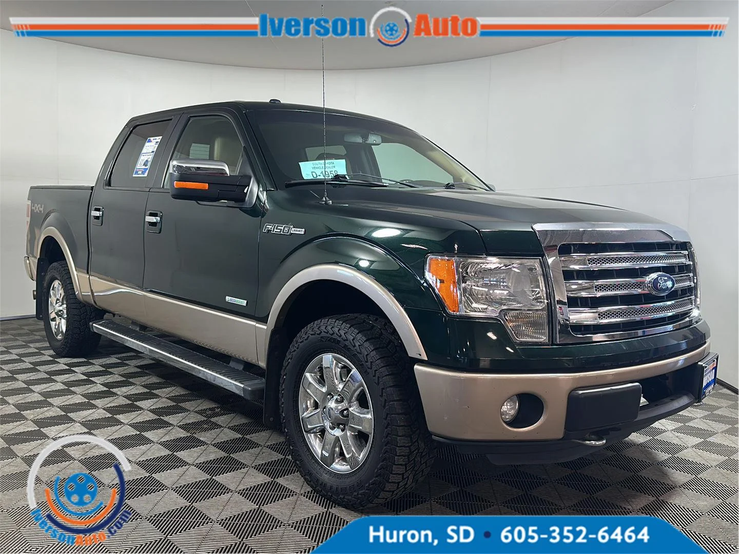 Used 2013 Green Gem Metallic/Pale Adobe Metallic Ford Lariat image 1