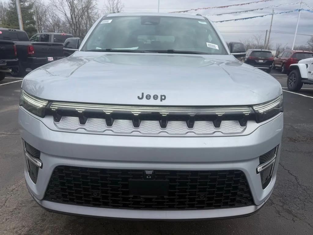 New 2026 Silver-Zynith Exterior Paint Jeep  image 9