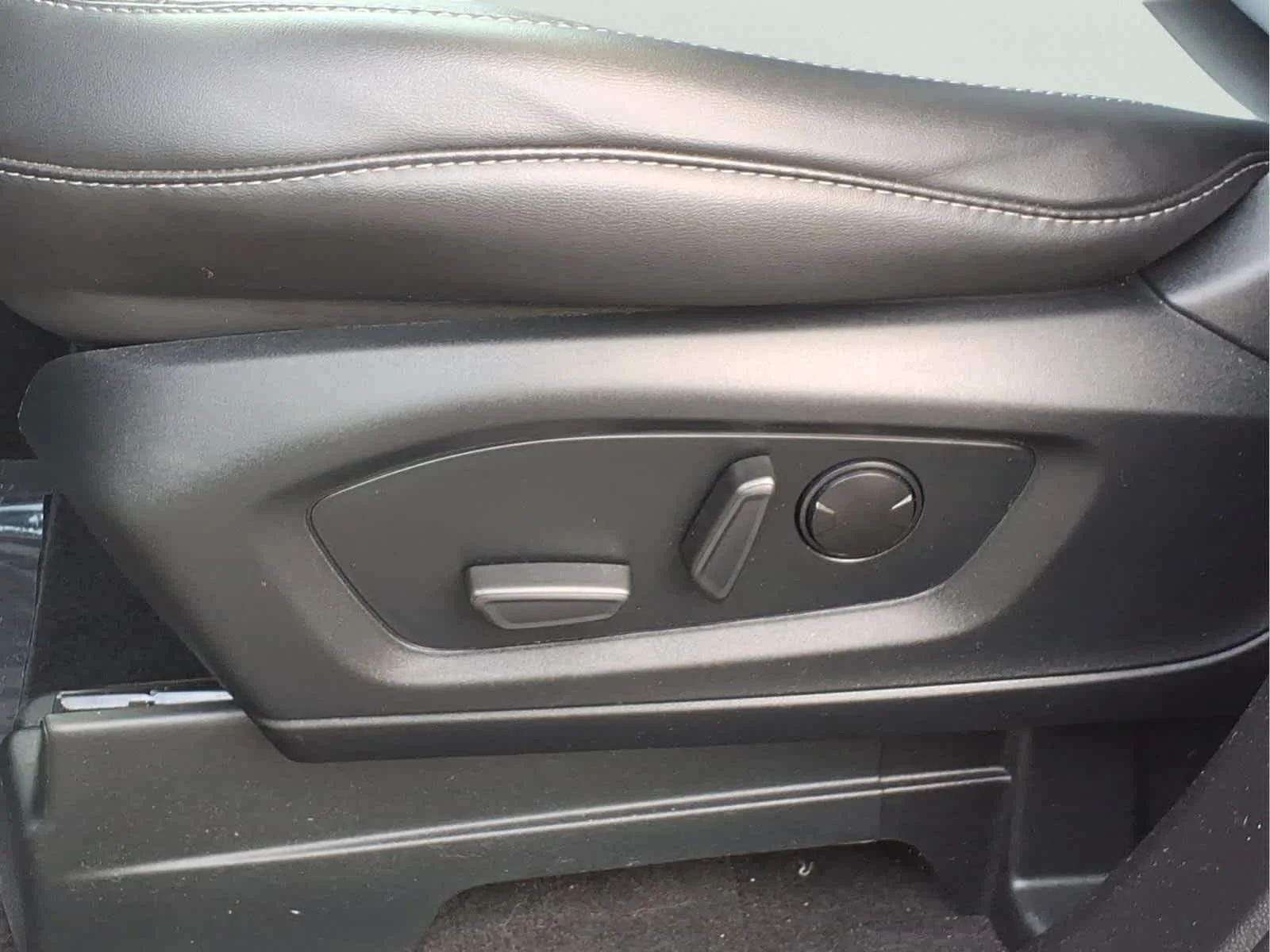 Used 2024 Star White Ford XLT image 16
