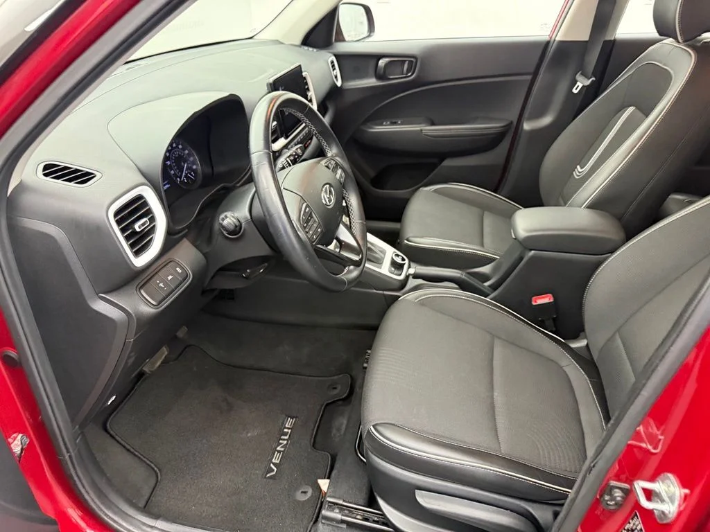 Used 2022 Red Hyundai Limited image 22