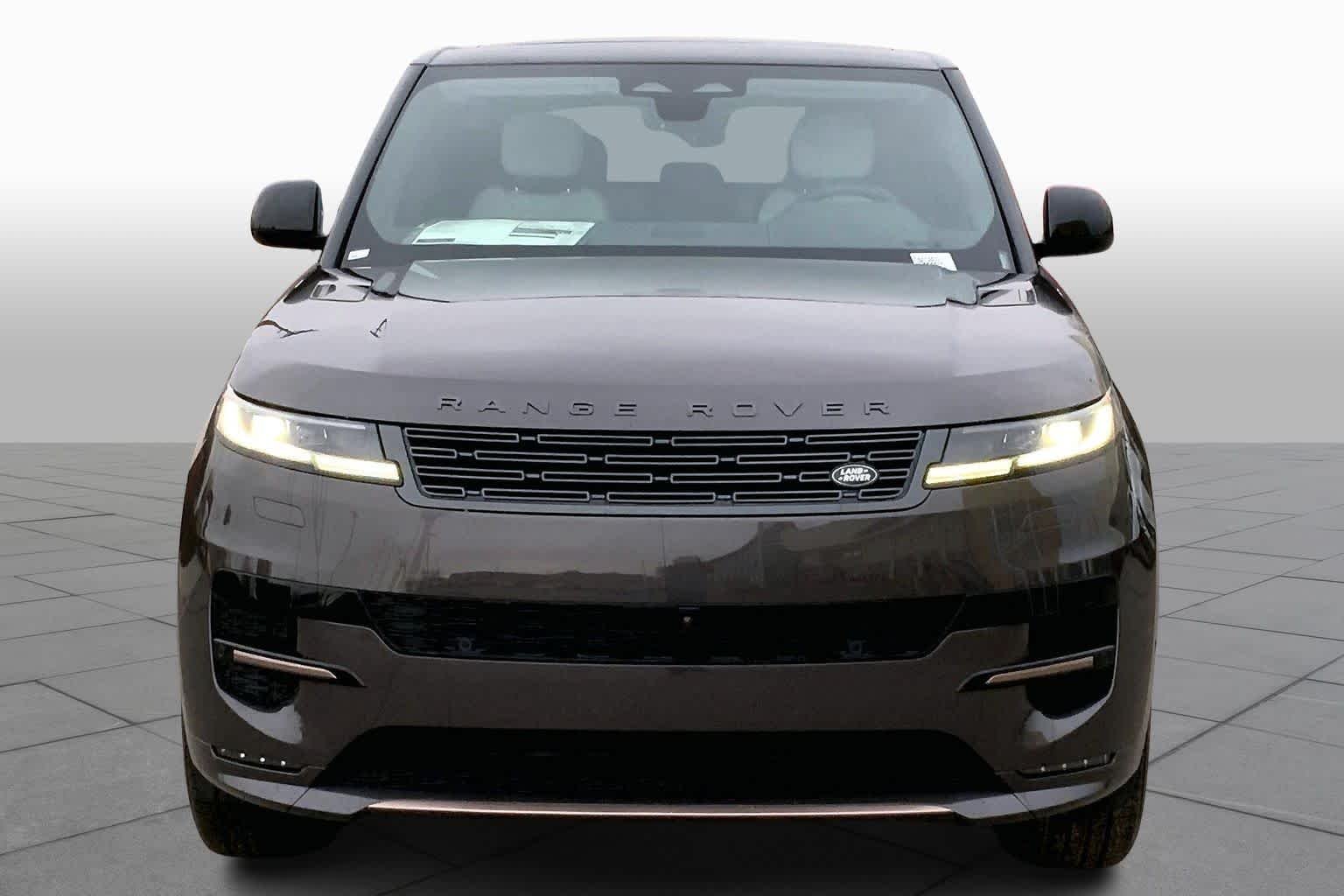 New 2026 Charente Grey Land Rover Dynamic SE image 3