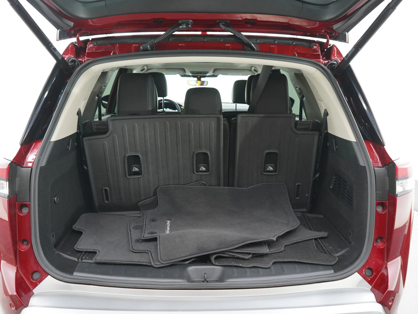 Used 2025 Scarlet Ember Tintcoat Nissan Platinum image 18