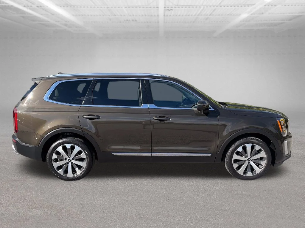 Used 2022 Moss Kia EX image 7