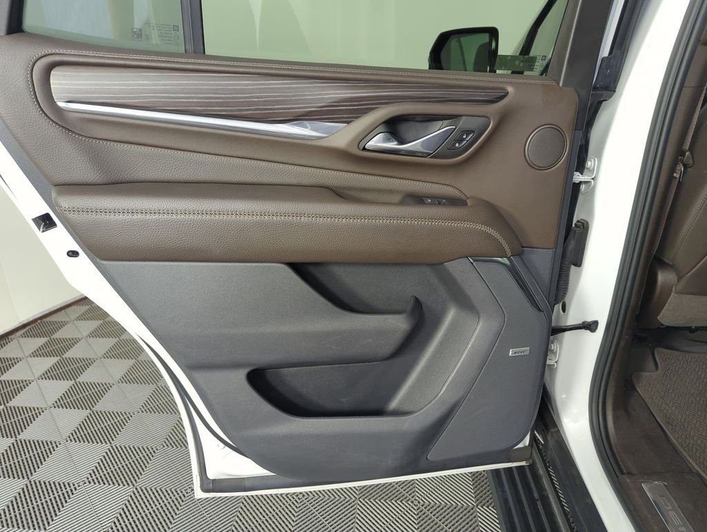 Used 2023 White GMC Denali image 27