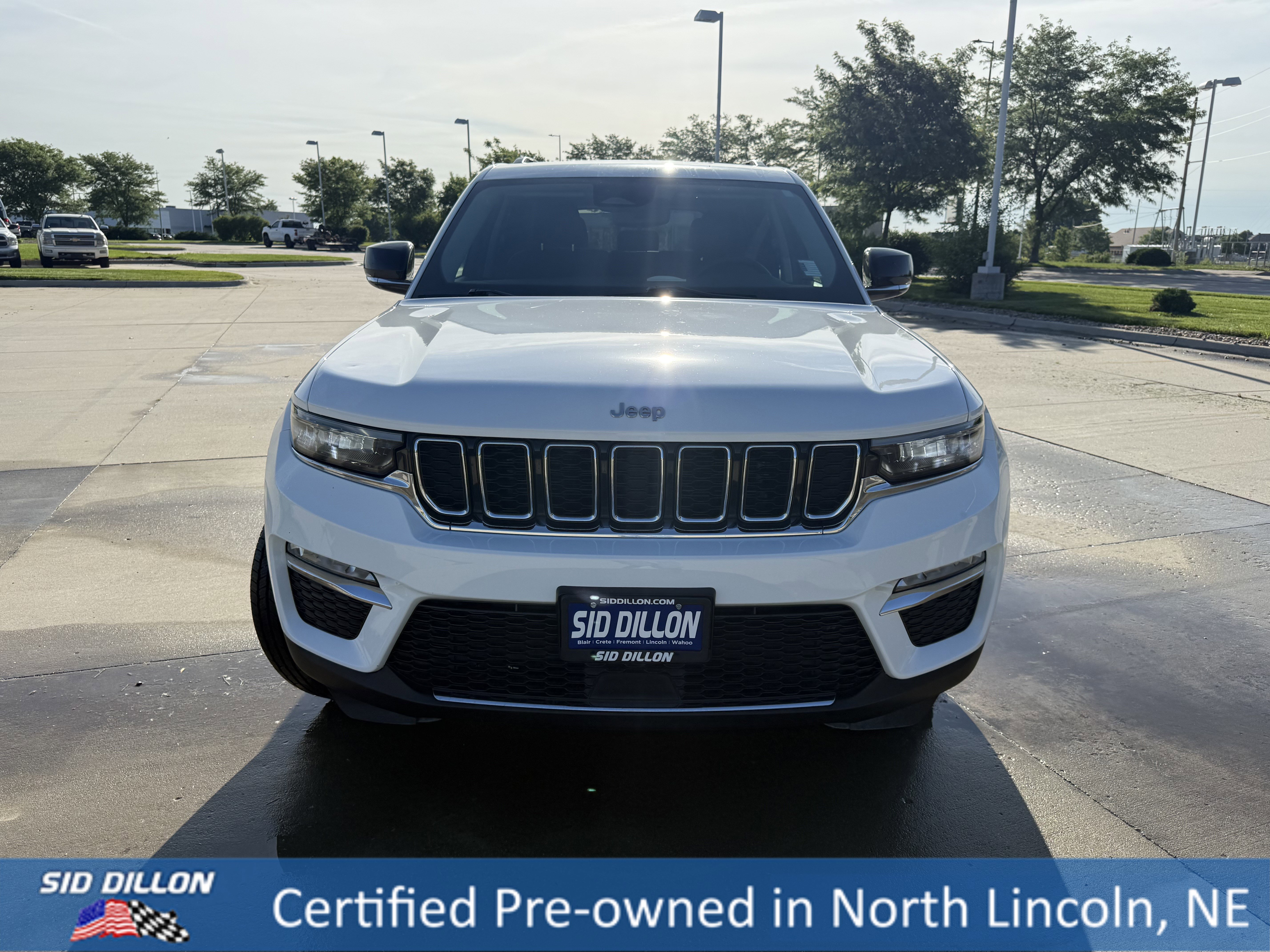 Used 2023 Bright White Clearcoat Jeep Limited image 4