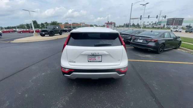 2026 Kia Niro LX - Photo 9