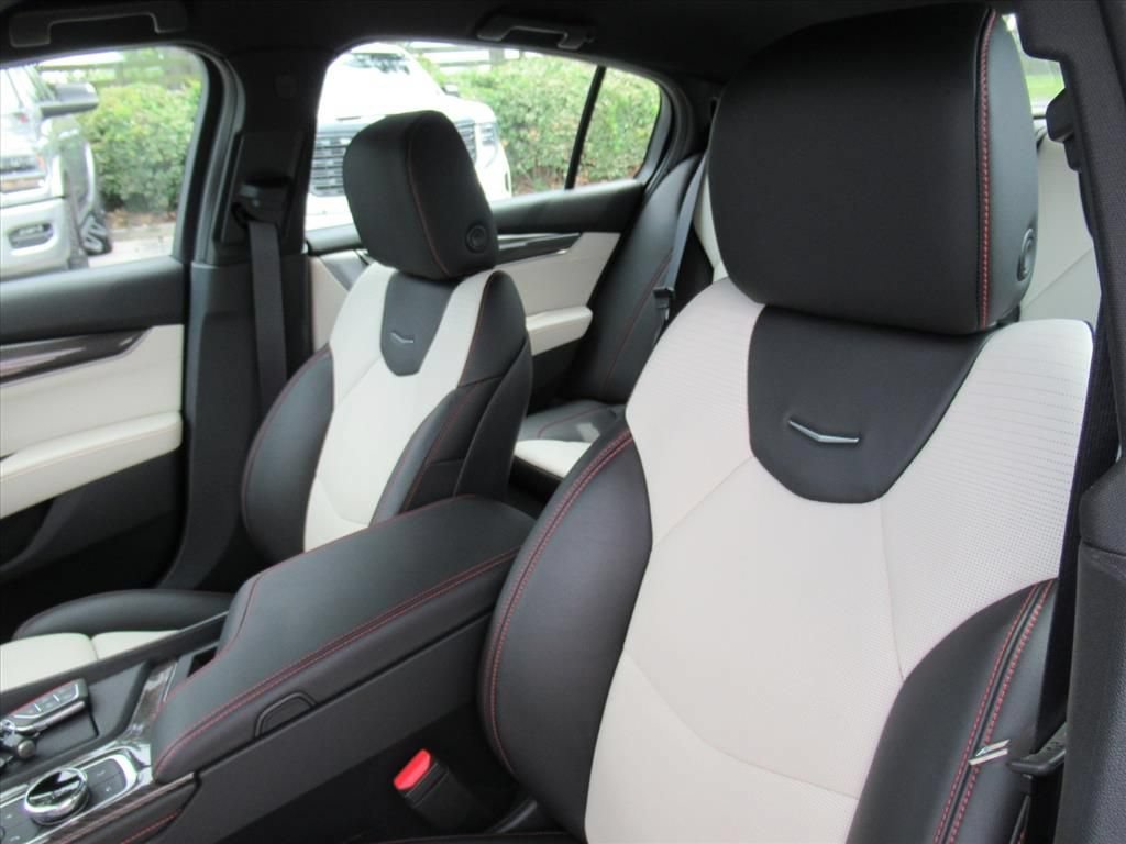 Used 2022 Crystal White Tricoat Cadillac Sport image 17