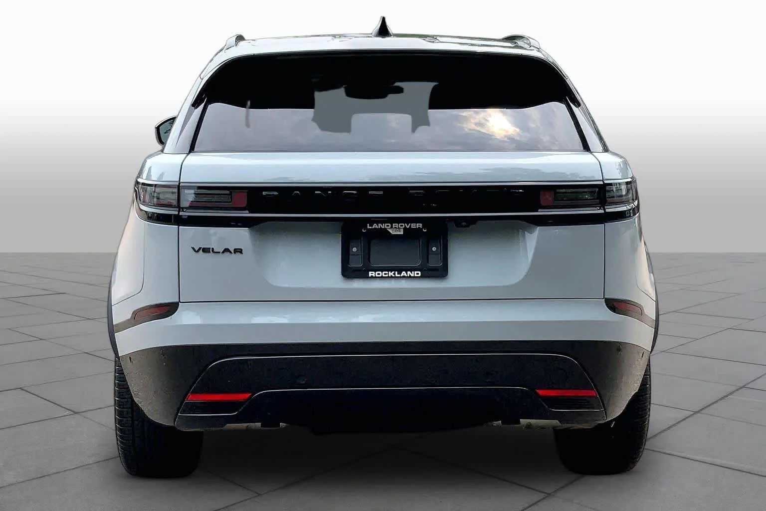 Used 2026 GRAY Land Rover Dynamic SE image 5