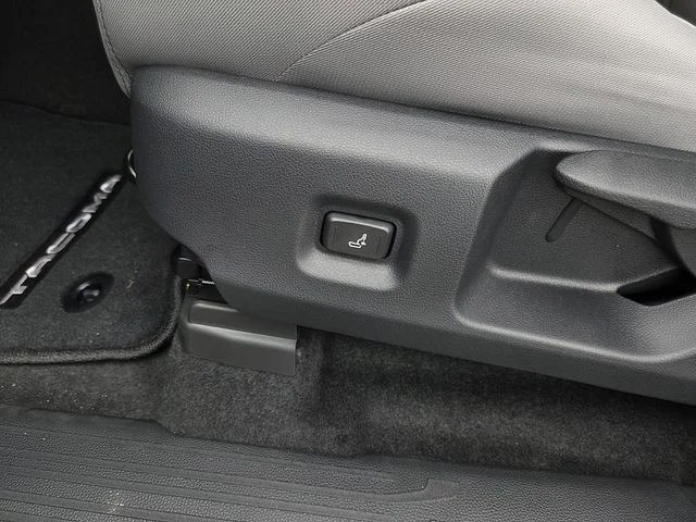 2026 Toyota Tacoma SR5 - Photo 23