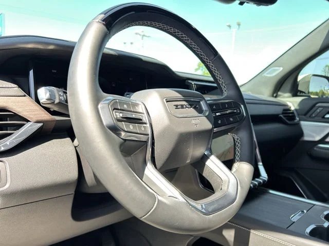 Used 2024 White GMC Denali image 41