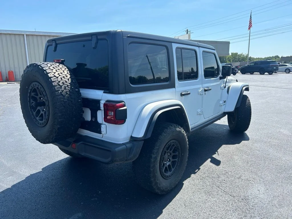 Used 2022 Bright White Clearcoat Jeep Unlimited Rubicon image 7