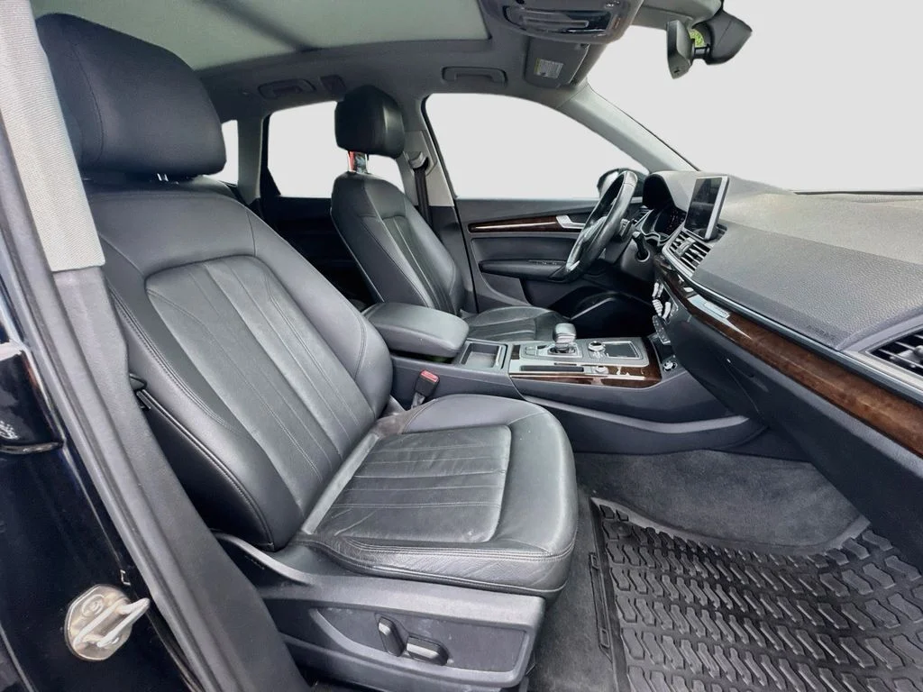 Used 2018 Black Audi 2.0T image 32