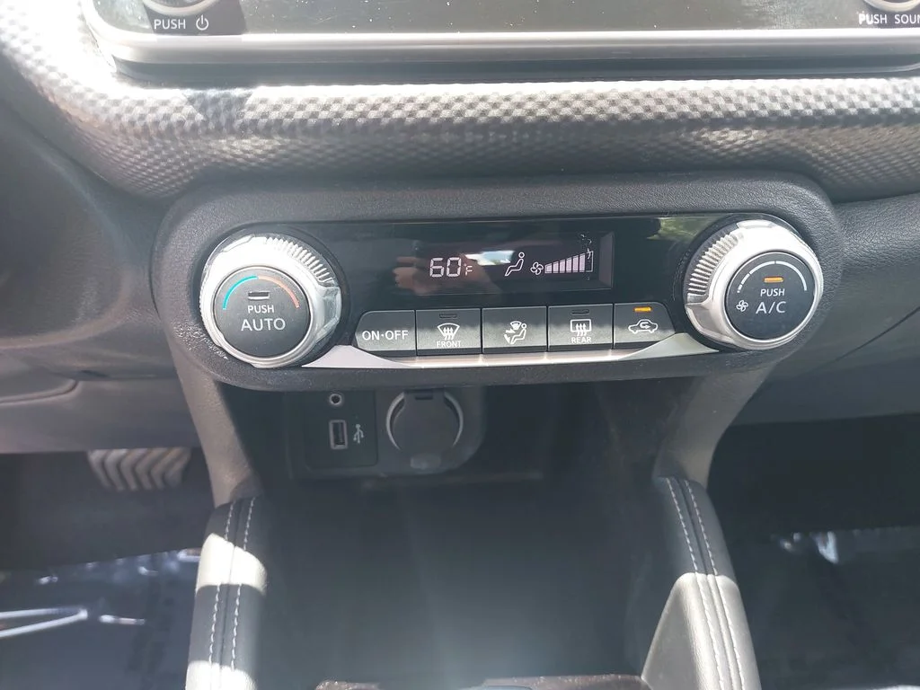 Used 2020 White Nissan SV image 24