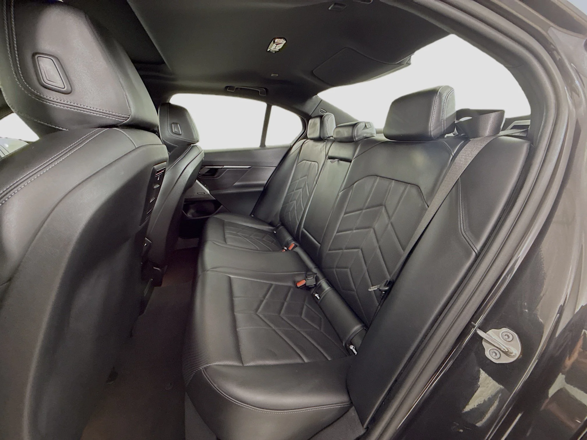 Used 2024 Gray BMW 530i image 25