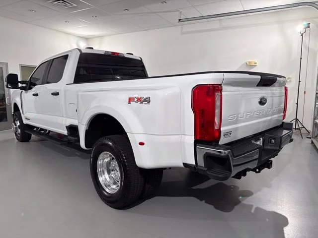 Used 2025 White Ford XL image 5