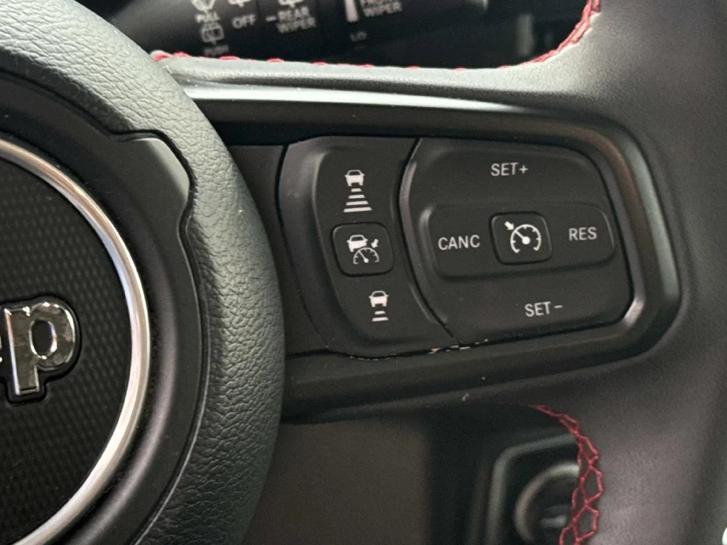 Used 2025 White Jeep Rubicon image 34