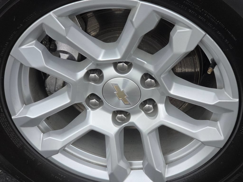 Used 2023 Summit White Chevrolet LT image 18