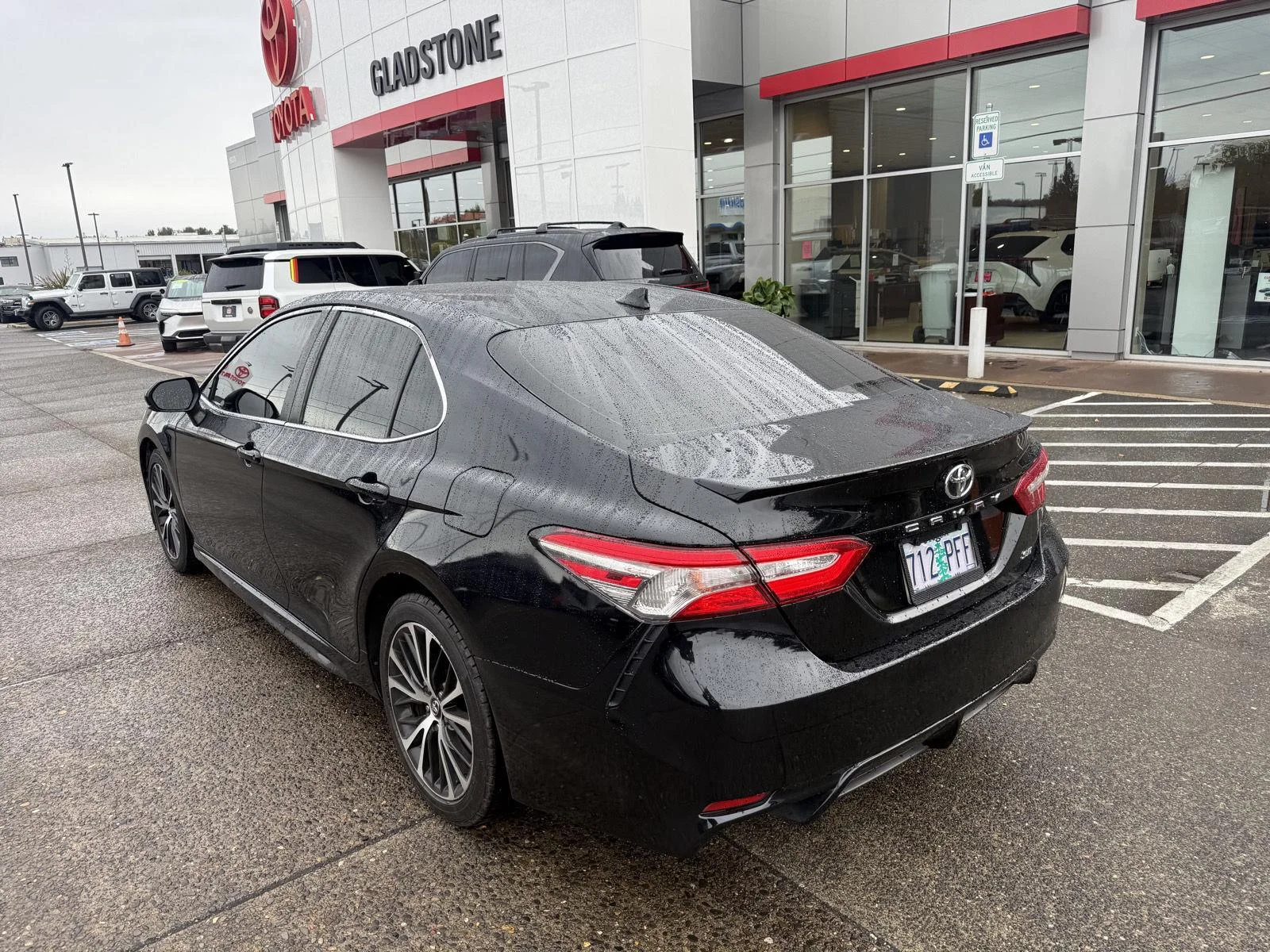 Used 2019 Midnight Black Metallic Toyota SE image 3